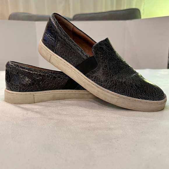 FRYE Ivy Slip On Shoe Black Crackle Women's 9 Casual Fashion Sneaker - Picture 3 of 11